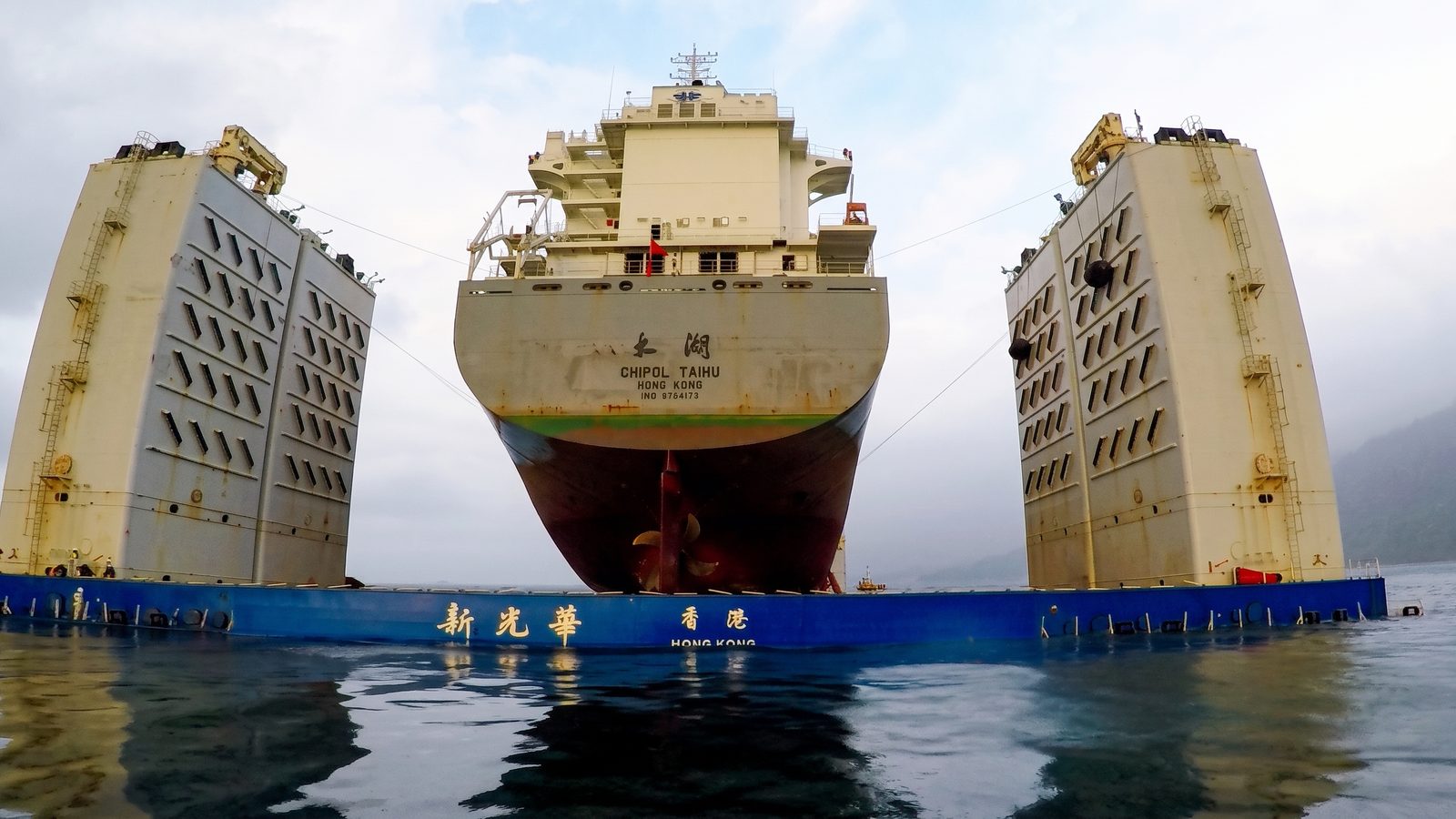 Resgate do navio Chipol Taihu, sem máquina, em São Sebastião · Praticagem de São Paulo